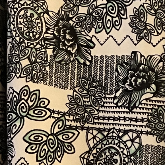 Koos of Course Print Top NWT - Picture 2 of 3